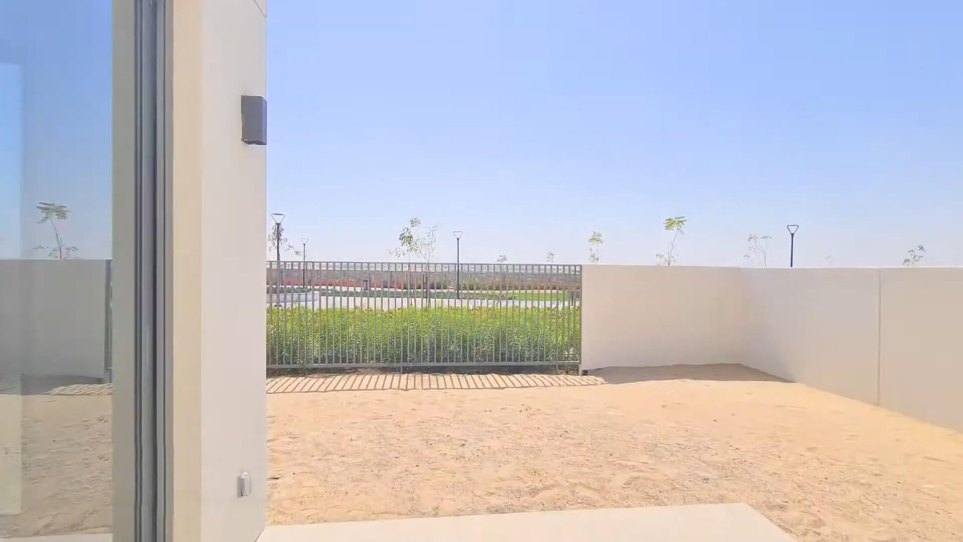 Villa zum Verkauf in Dubai, VAE, 4 Schlafzimmer, 275 m², Nr. 25420 – Foto 2