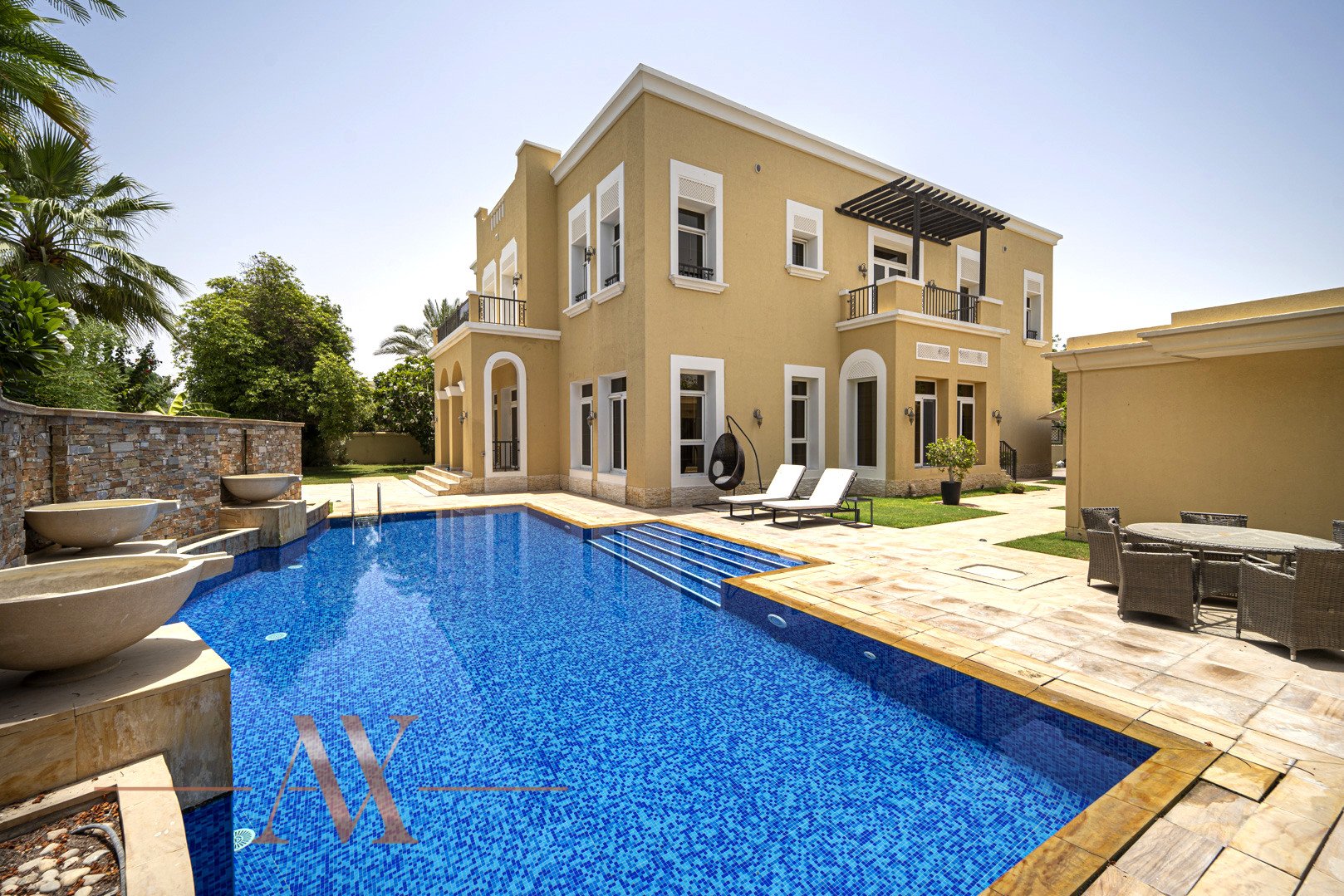 Villa à Emirates Hills, Dubai, EAU, 5 chambres, 1365,2 m² № 25039 - 1