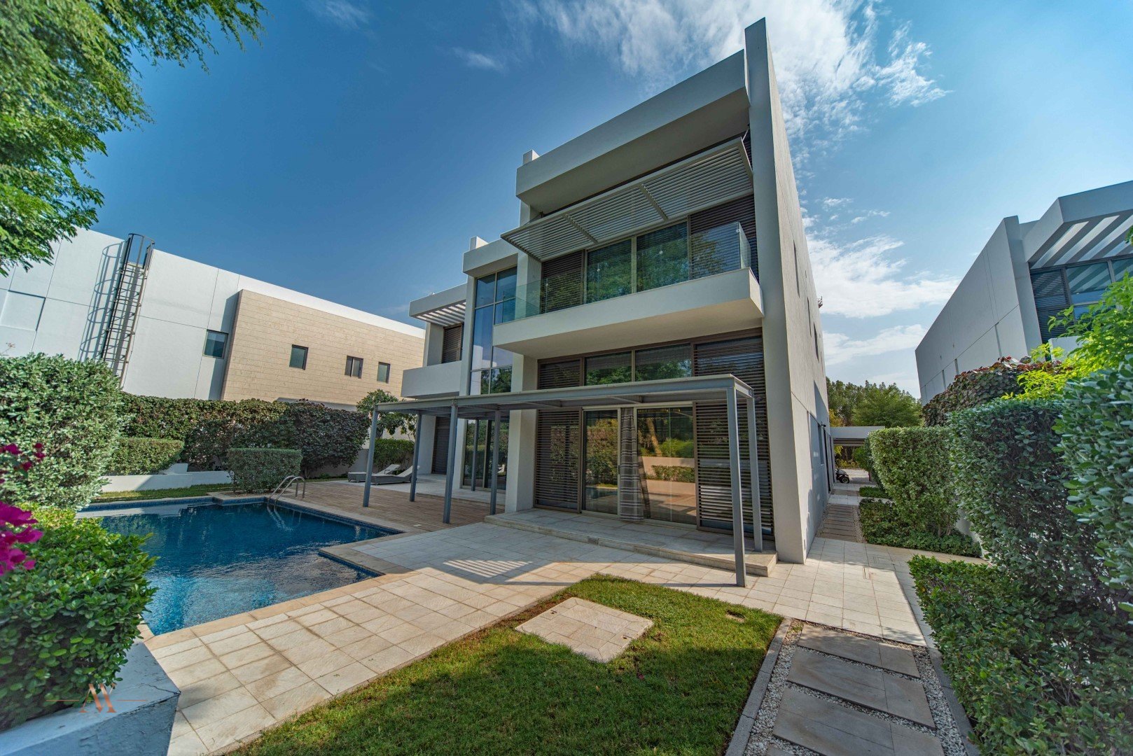Villa à Mohammed Bin Rashid City, Dubai, EAU, 5 chambres, 733,9 m² № 24992 - 2