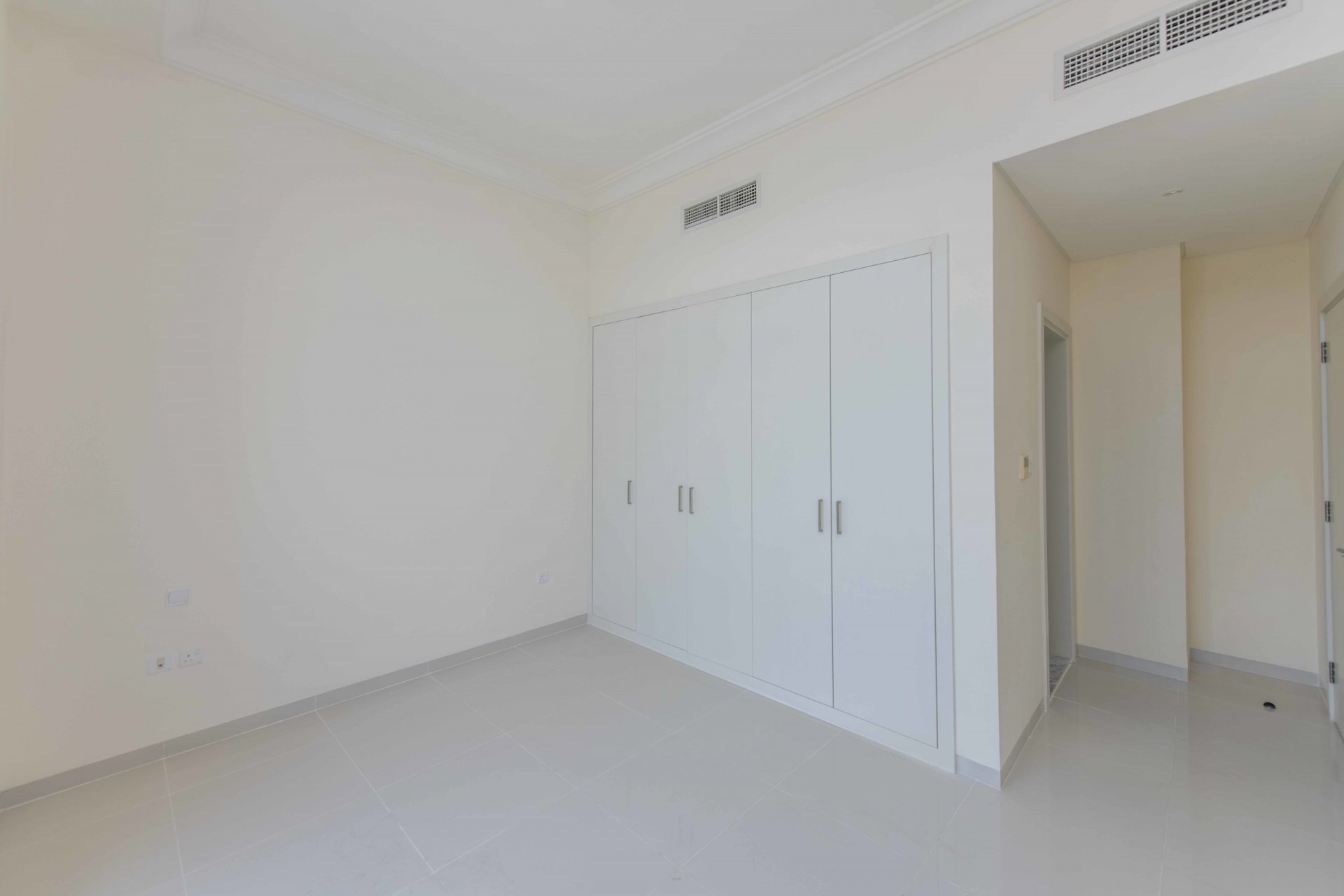 Villa à DAMAC Hills (Akoya by DAMAC), Dubai, EAU, 4 chambres, 383,7 m² № 25046 - 5