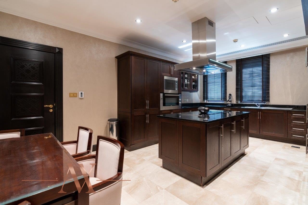 Villa in Palm Jumeirah, Dubai, UAE, 5 bedrooms, 649.6 sq.m. No. 25038 - 10