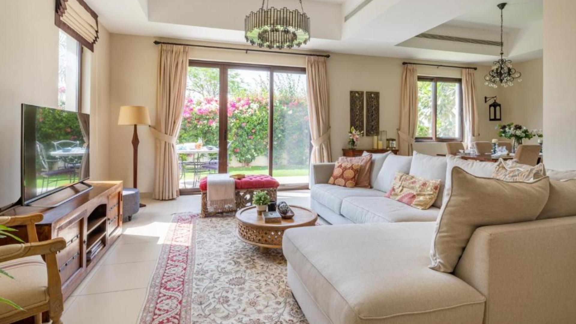 Villa in Reem, Dubai, UAE, 4 bedrooms, 250 sq.m. No. 25499 - 1