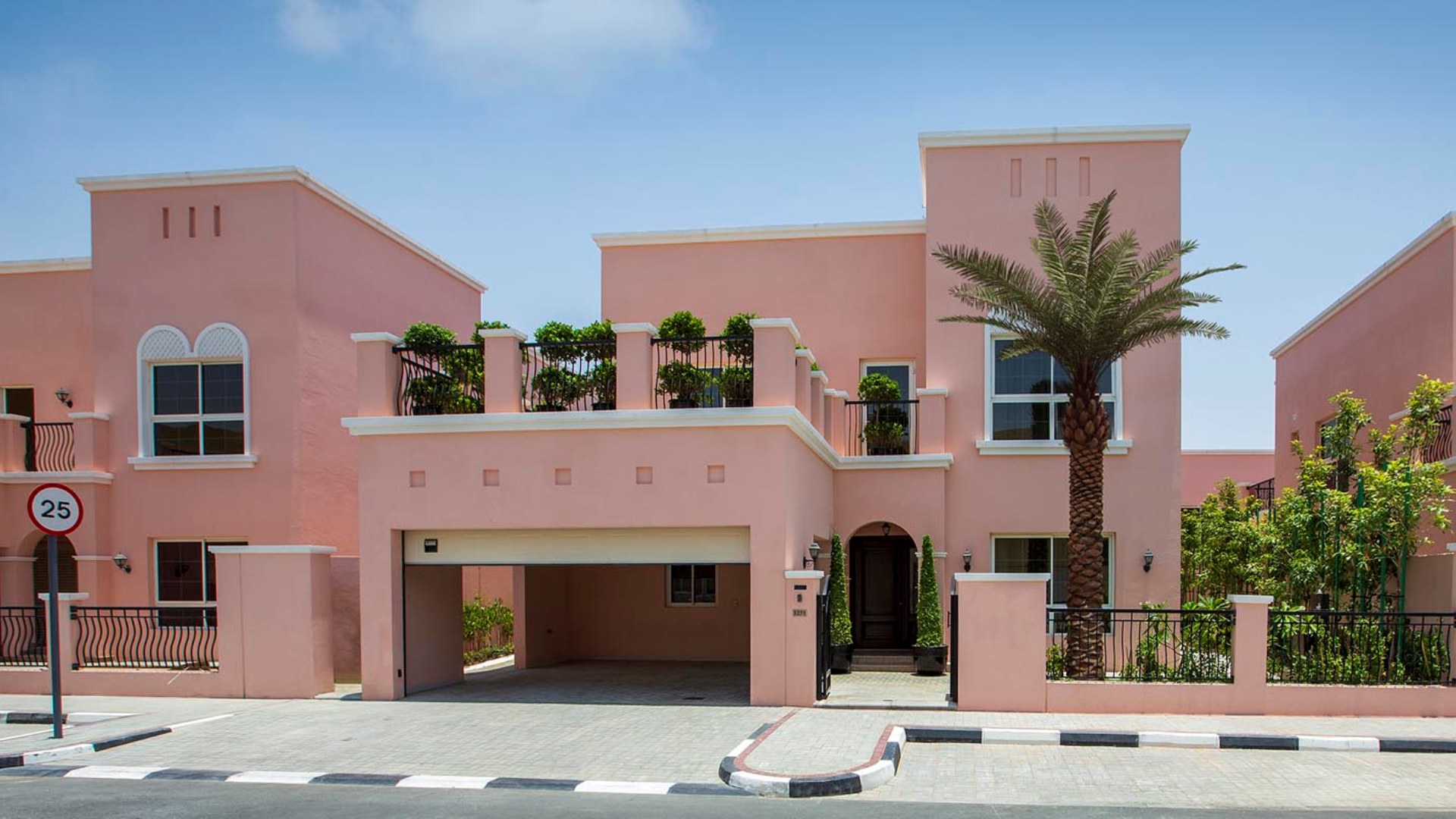 Villa in Nadd Al Sheba, Dubai, UAE, 4 bedrooms, 354 sq.m. No. 25459 - 1