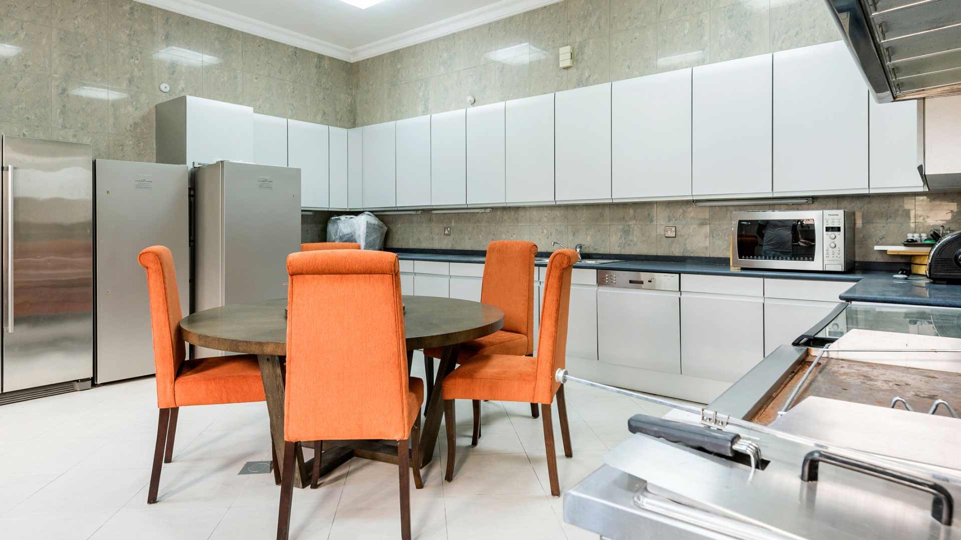 Villa in Emirates Hills, Dubai, UAE, 6 bedrooms, 1227 sq.m. No. 26511 - 11