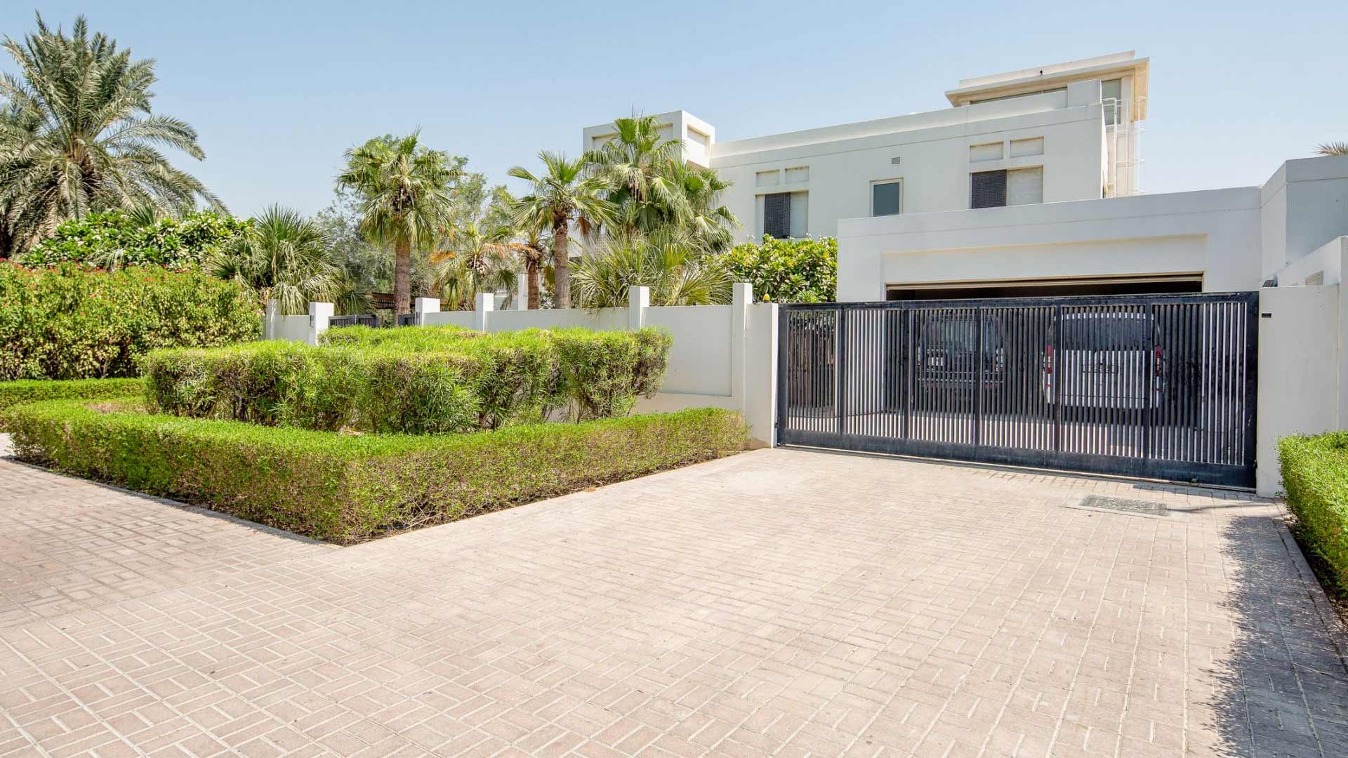 Villa in Emirates Hills, Dubai, UAE, 6 bedrooms, 1114 sq.m. No. 26507 - 4