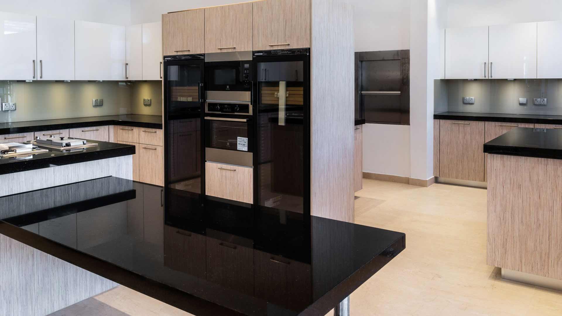Villa in Emirates Hills, Dubai, UAE, 8 bedrooms, 3024 sq.m. No. 26522 - 4