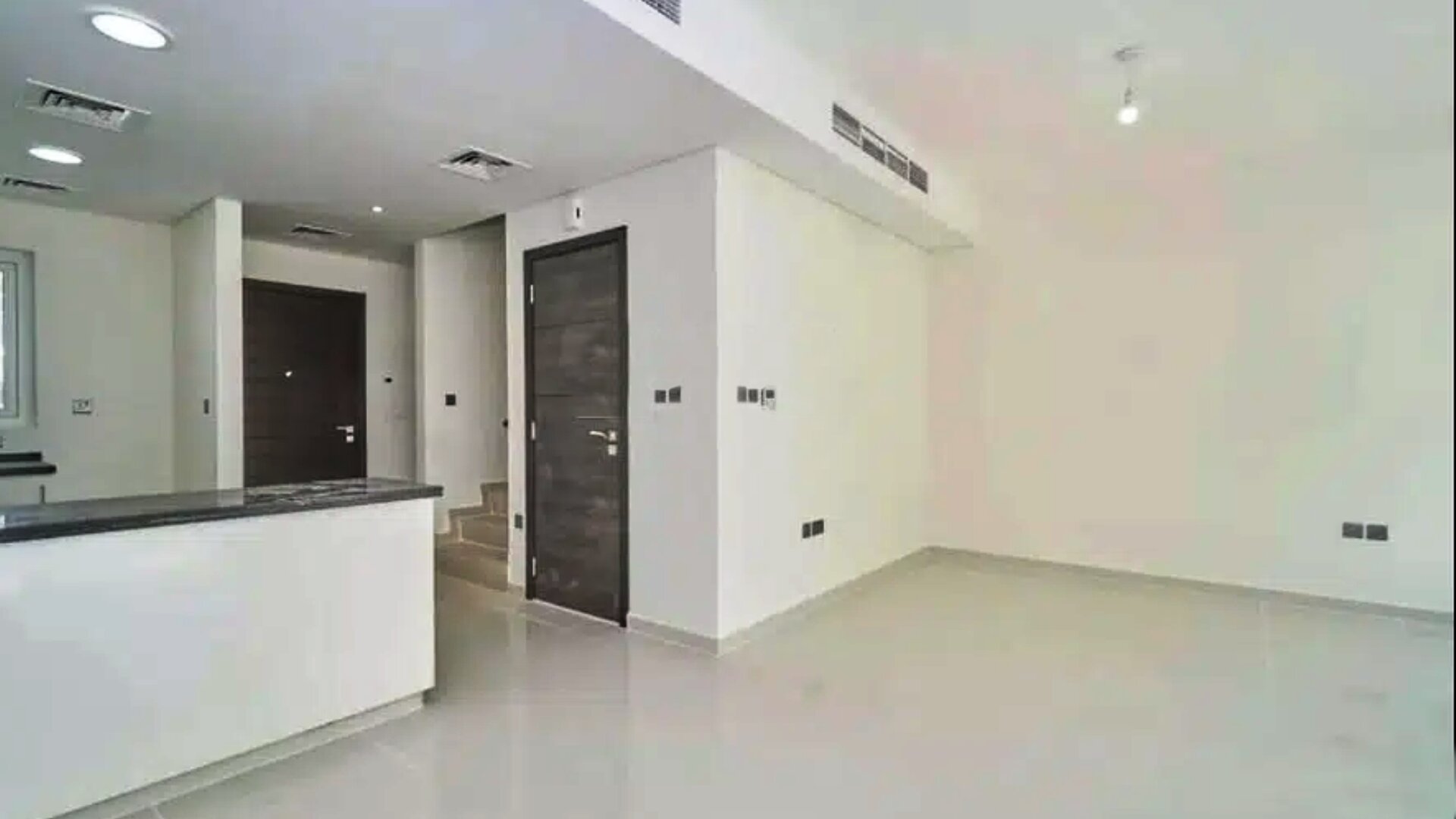 Villa in Akoya, Dubai, UAE, 4 bedrooms, 169 sq.m. No. 26429 - 1