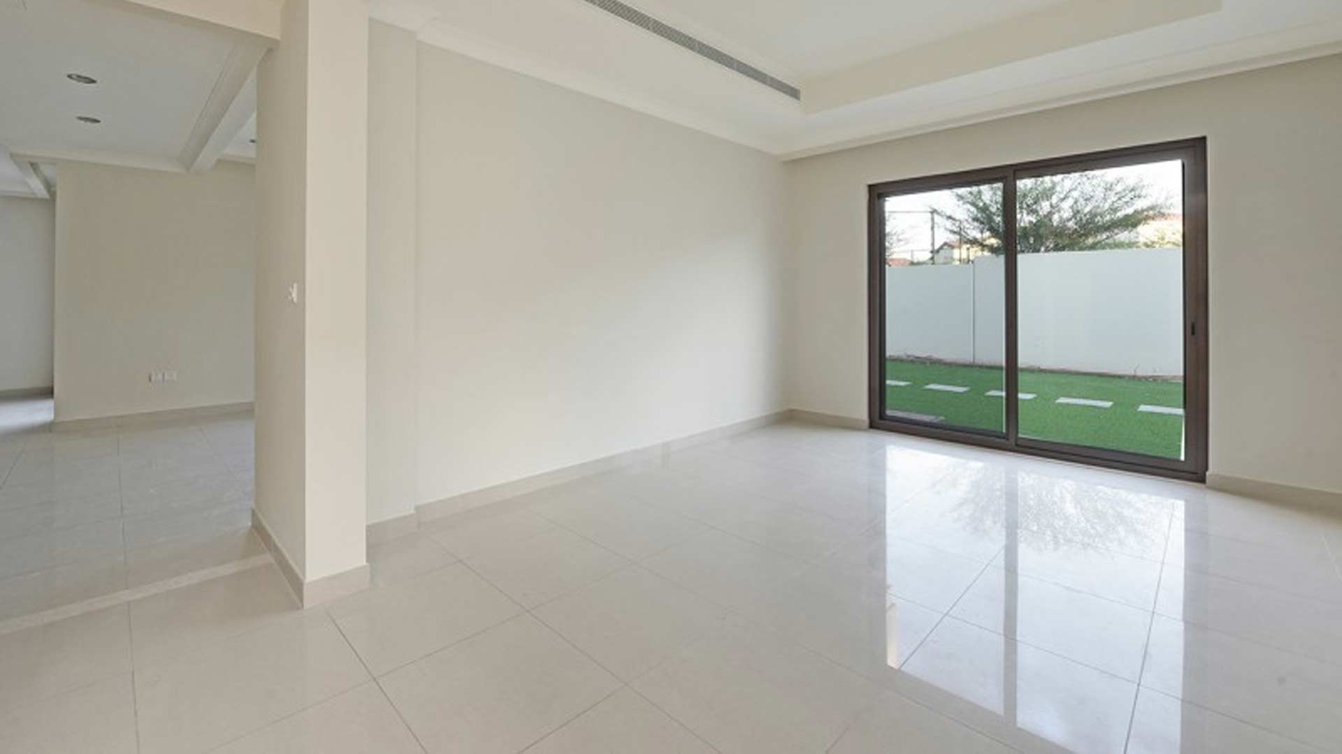 Villa in Jumeirah, Dubai, UAE, 4 bedrooms, 400 sq.m. No. 26290 - 1