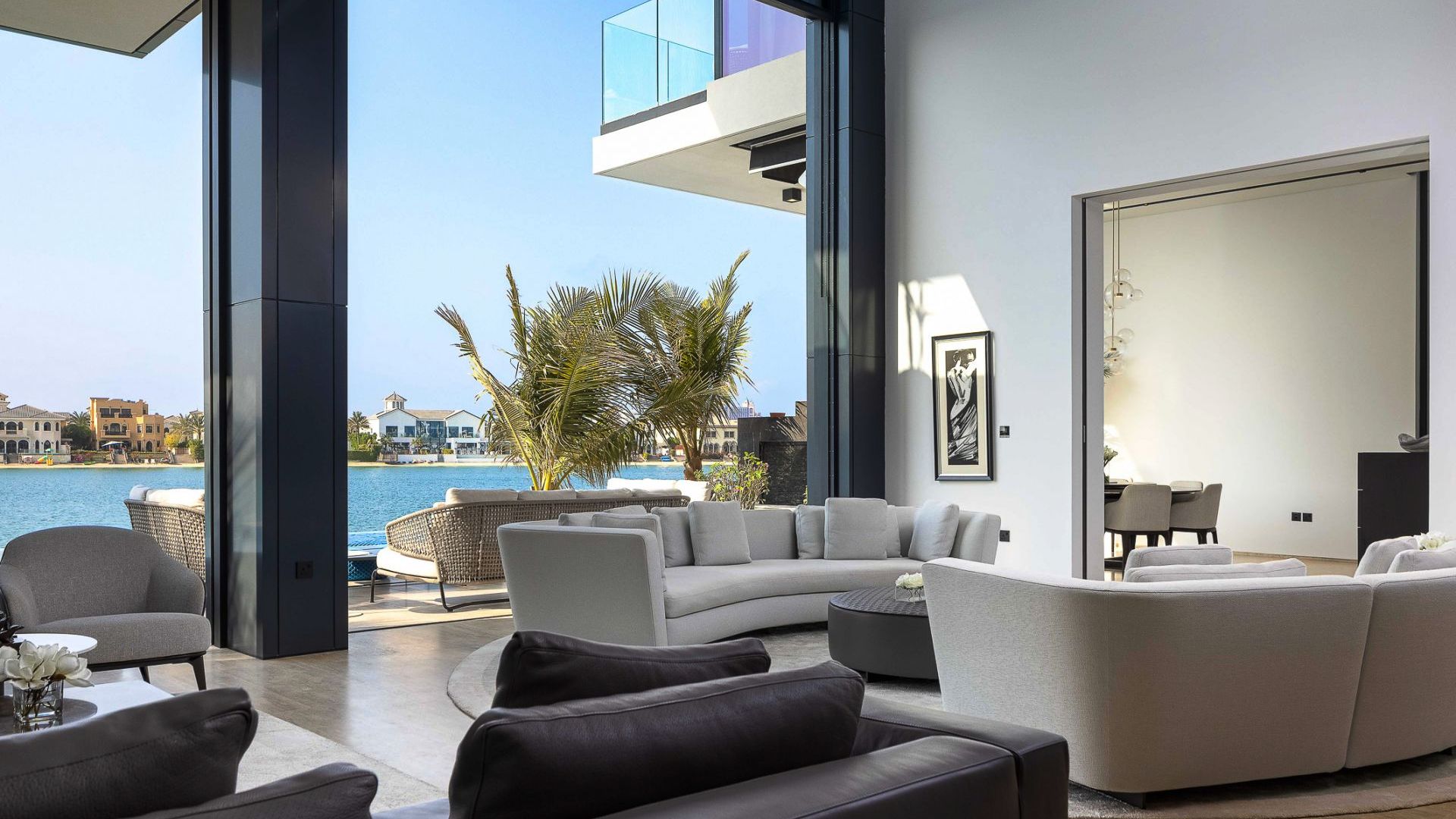 Villa in Palm Jumeirah, Dubai, UAE, 5 bedrooms, 650 sq.m. No. 26621 - 1